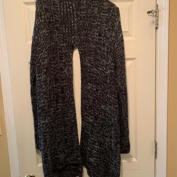 Plus size long sleeve grey split back sweater - Picture 3 of 5